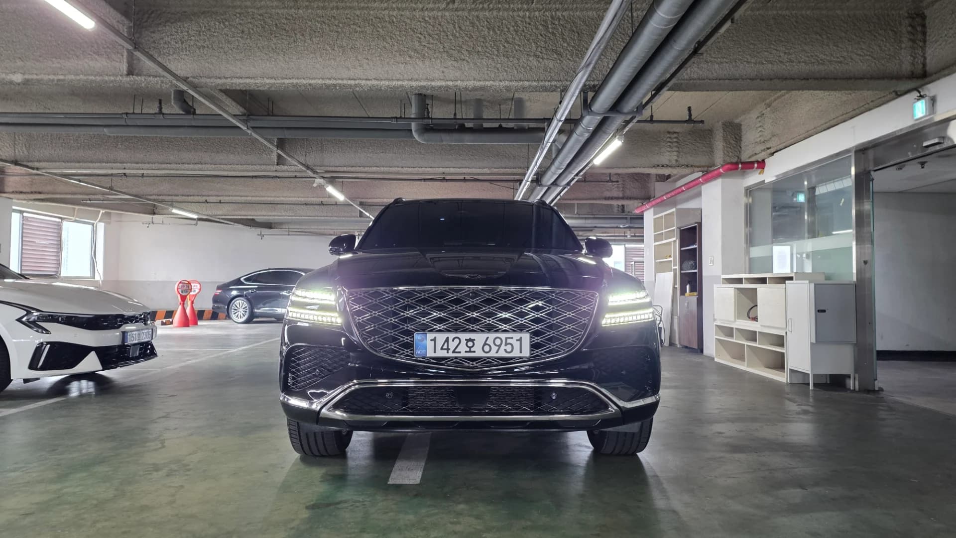 제네시스 GV80 2.5T가솔린 4WD 5인승 대표 이미지